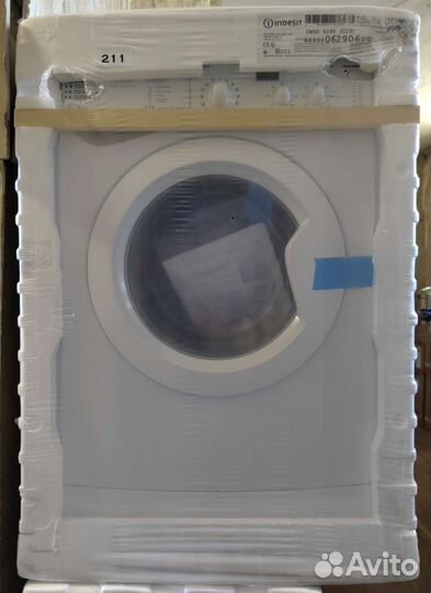 Стиральная машина Indesit 5кг с дисплеем