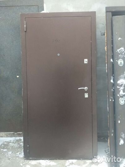 Дверь входная железная бу для квартиры