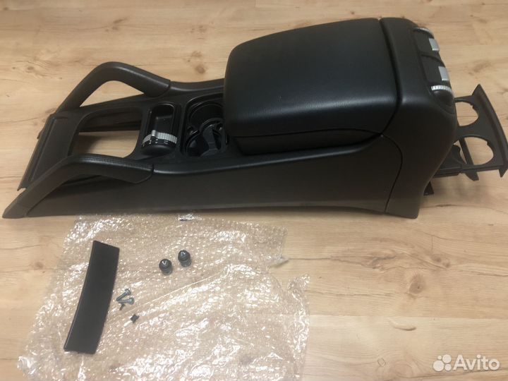 Подлокотник Porsche Cayenne 955-957 оригинал