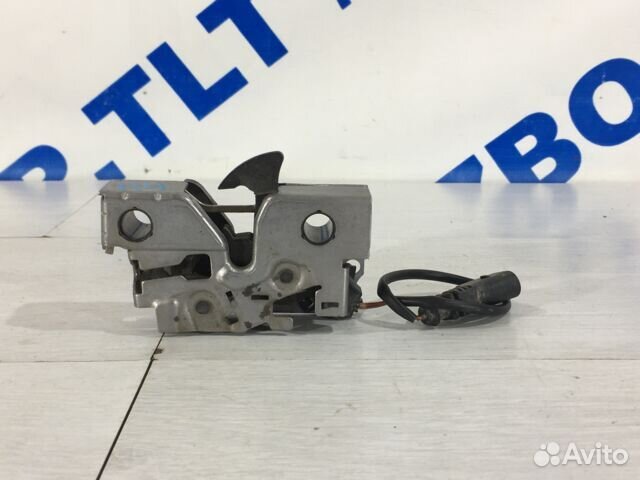 Замок капота skoda rapid 1 рест 1.6 CWV NH3