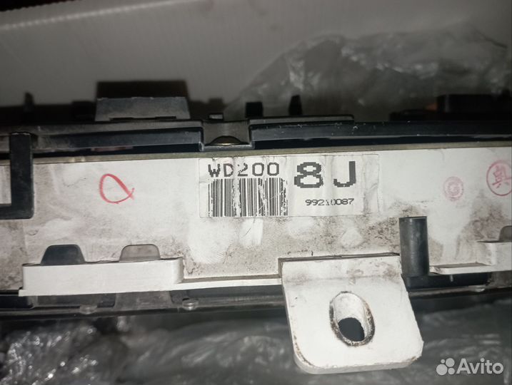 Щиток приборов Nissan AD Y11