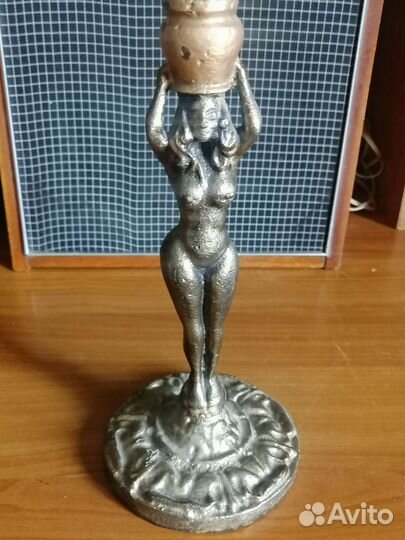 Подсвечник-статуэтка, бронза литьё