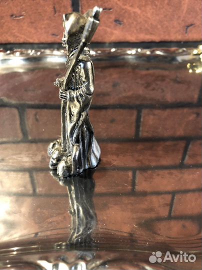 Статуэтка