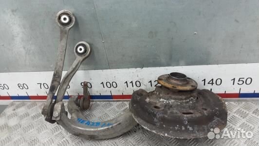 Ступица передняя левая audi A8 D3 (HEA28K901)