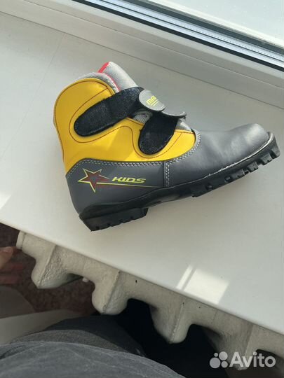 Лыжные ботинки классические