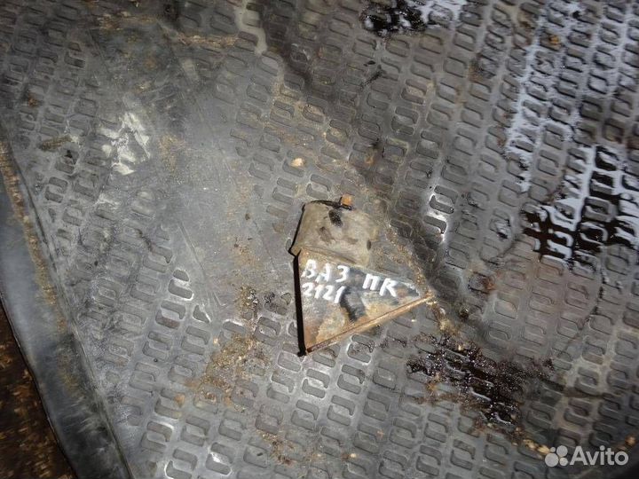 Опора двигателя правая ваз 2121