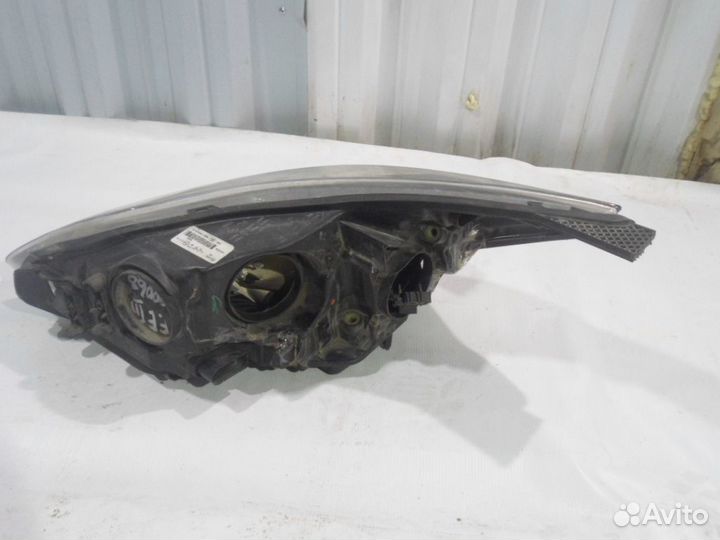 Фара правая ford focus 3