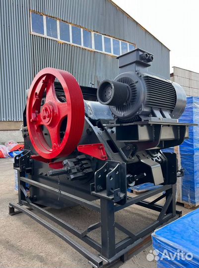 Щековая дробилка с96