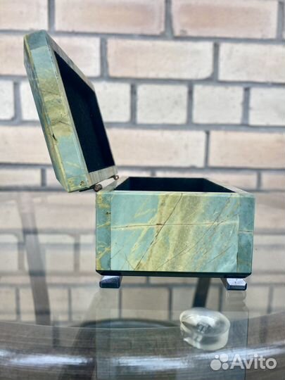 Шкатулка из натурального камня