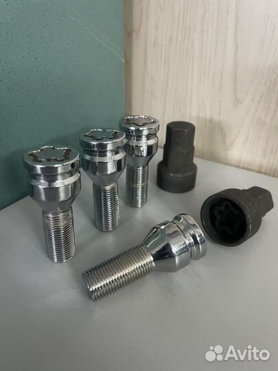 Секретки Болт М12*1,25 конус, колёсный крепёж