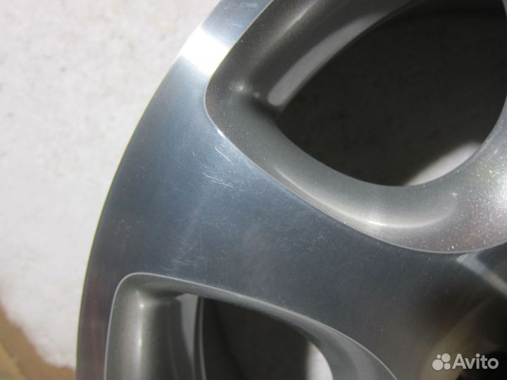 Диск литой r17 Volkswagen Touareg 1