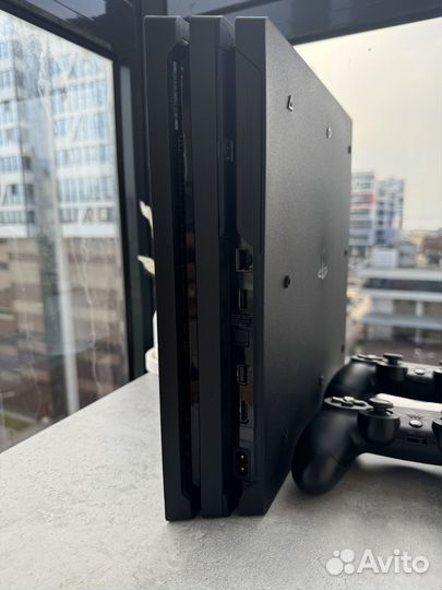 Sony playstation 4 pro 1tb 2 джостика