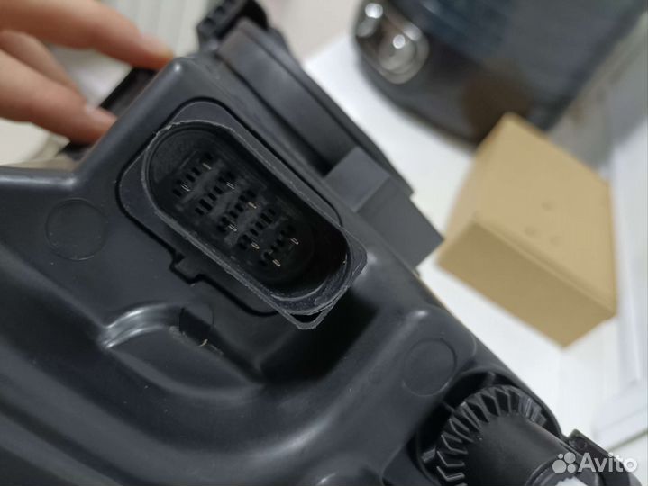 Фара Volkswagen Polo правая 10-15Г