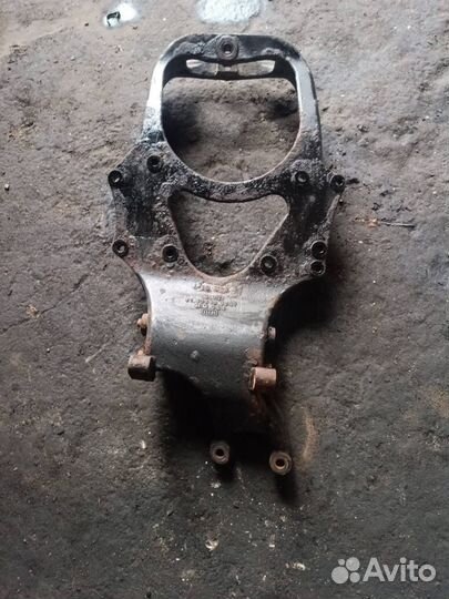 Кронштейн пневмоподушки MAN TGX 2008 81436403247