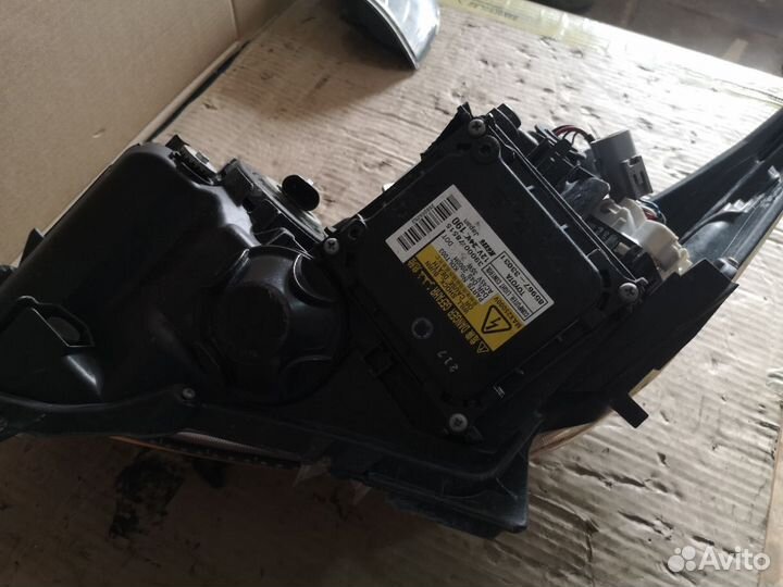 Фара toyota prius zvw30