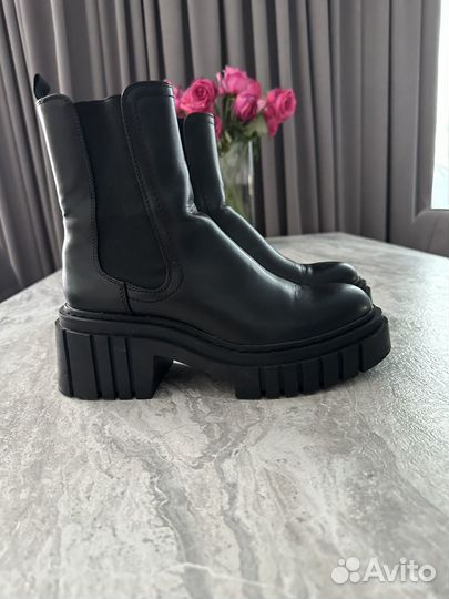 Ботинки женские Stradivarius