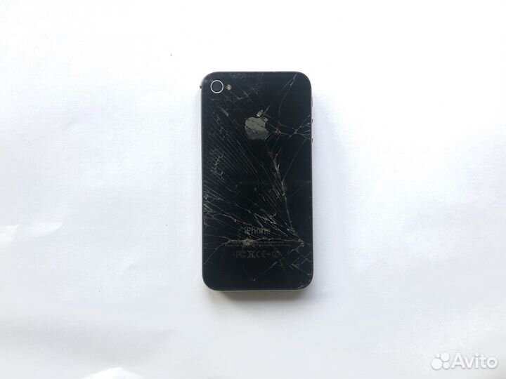 Телефон iPhone 7 и iPhone 4