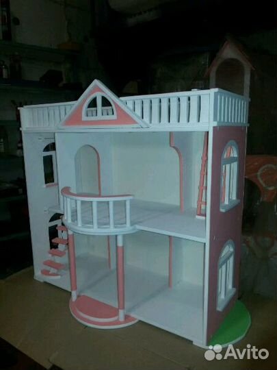 Домик кукольный новый