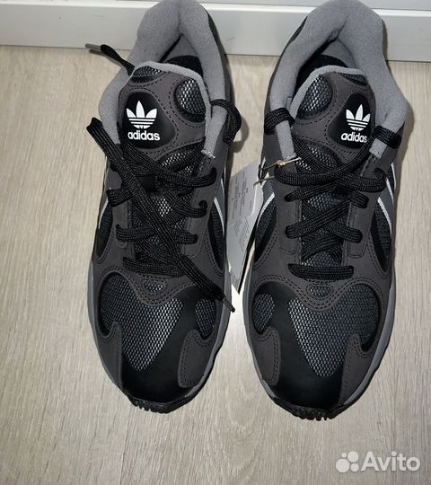 Кроссовки adidas Yung 1