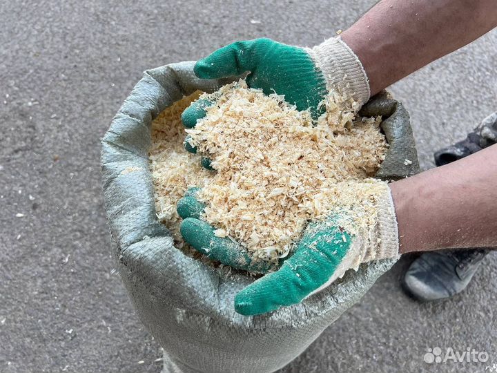 Опилки в мешках