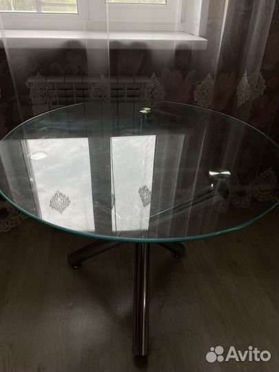 Кухонный стол