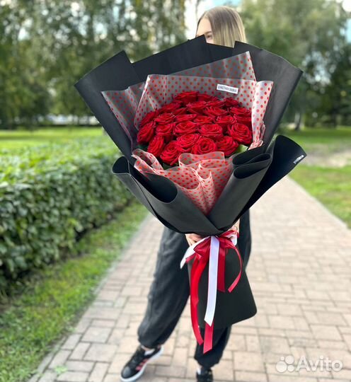 Доставка Букетов. Вау-Букеты Роз на Подарок