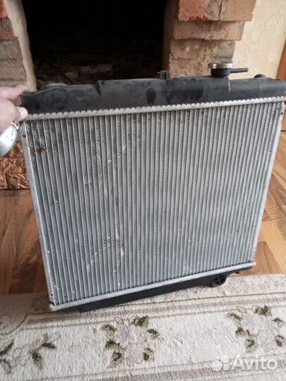Радиатор охлаждения на Ниссан Атлас