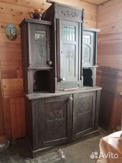 Антикварный шкаф буфет