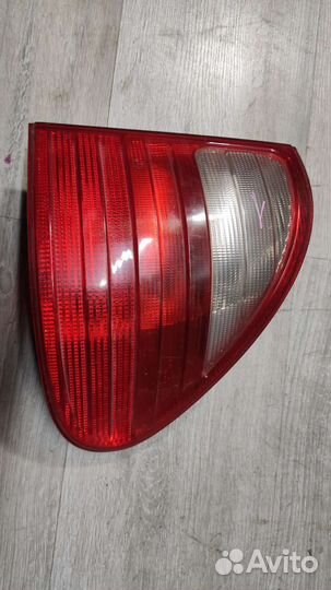 Фонарь задний правый Мерседес W210 универсал