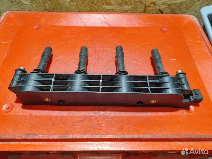 Катушка зажигания Opel Vectra B седан 1.6I X16XEL