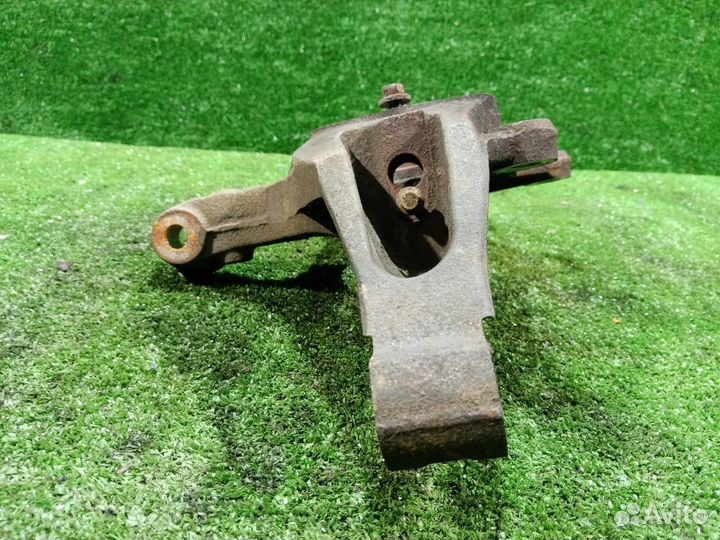 Кулак поворотный передний левый Volvo Xc90 1