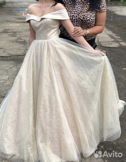 Вечернее платье