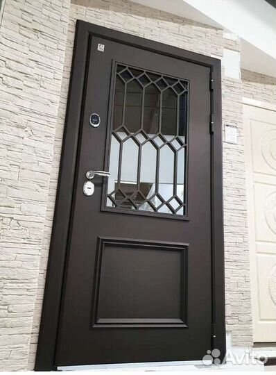 Входные металлические двери в дом