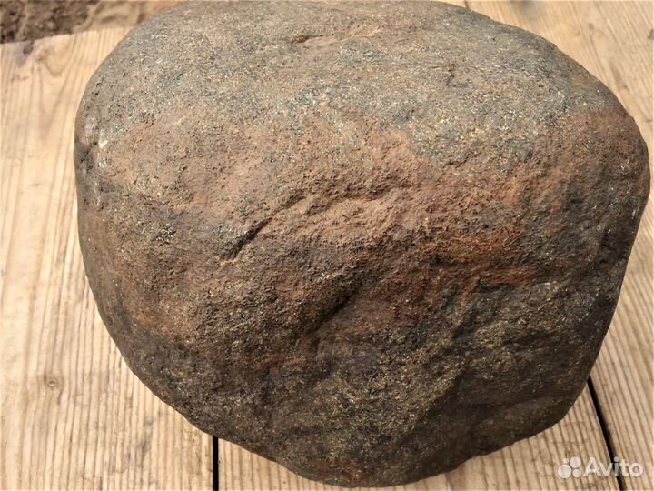 Метеорит каменный.Вес 7 кг