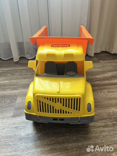 Большой грузовик