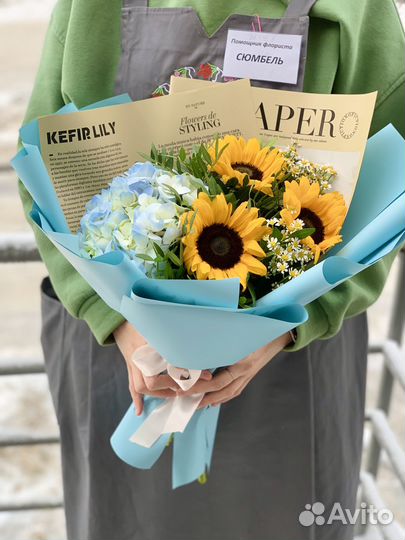 Милый букет из роз, и гвоздик, и гортензии Букетио