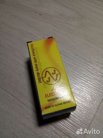 Радиолампа JJ Electronic ECC823