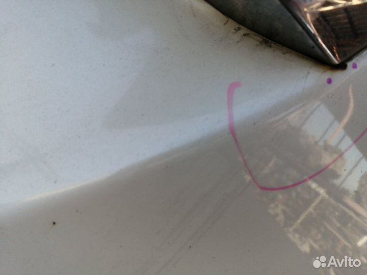 Дверь багажника Toyota Noah AZR60