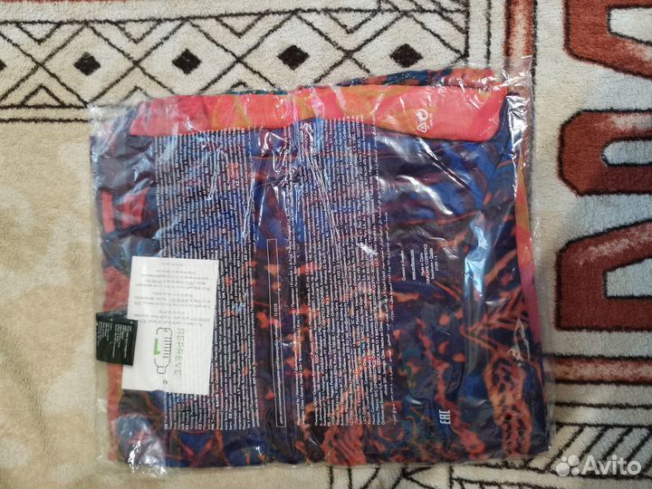 Разноцветный шарф с кистями