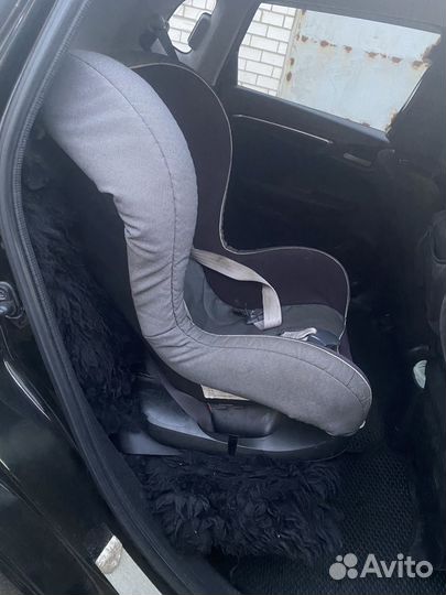 Автомобильное кресло