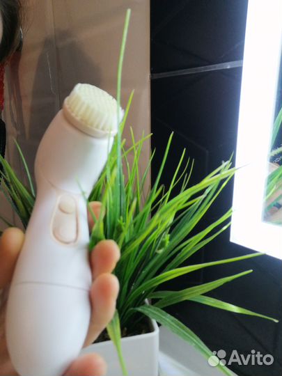 Щетка для чистки лица