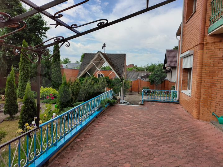 Таунхаус 584,8 м² на участке 9,3 сот.