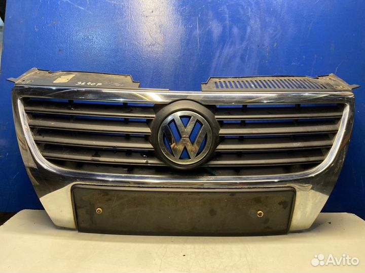 Решетка радиатора Volkswagen Passat B6 2005-2010