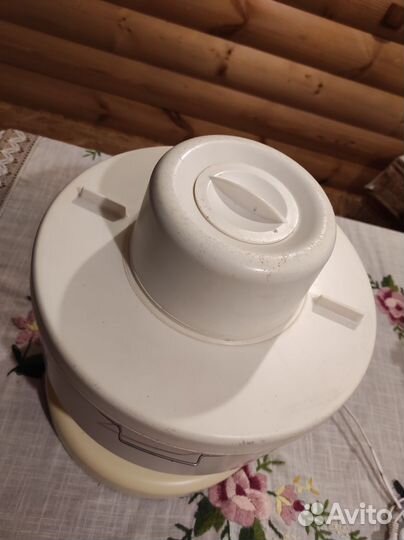 Электрическая соковыжималка Россошанка