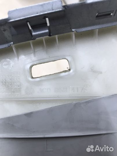 Обшивка левой стойки Passat B7