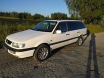 Volkswagen Passat 1.8 MT, 1995, 332 439 км, с пробегом, цена 300 000 руб.