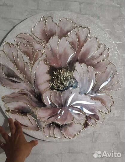 Картина золотой пион