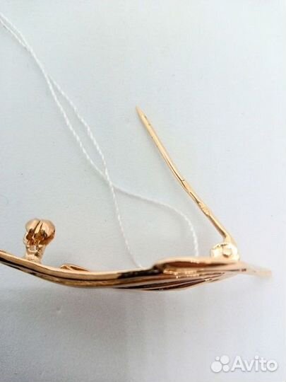 Золотая брошь