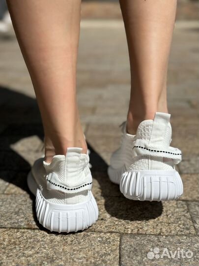 Кроссовки Adidas Yeezy изики