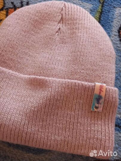 Женская шапка в отличном состоянии